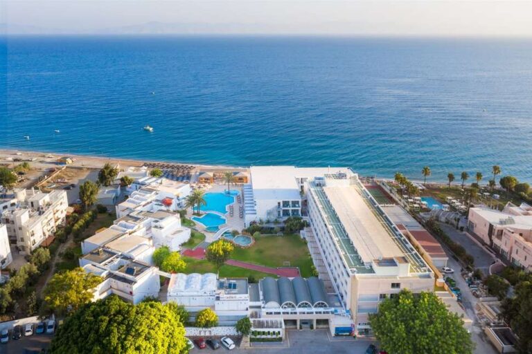 luchtfoto avra beach